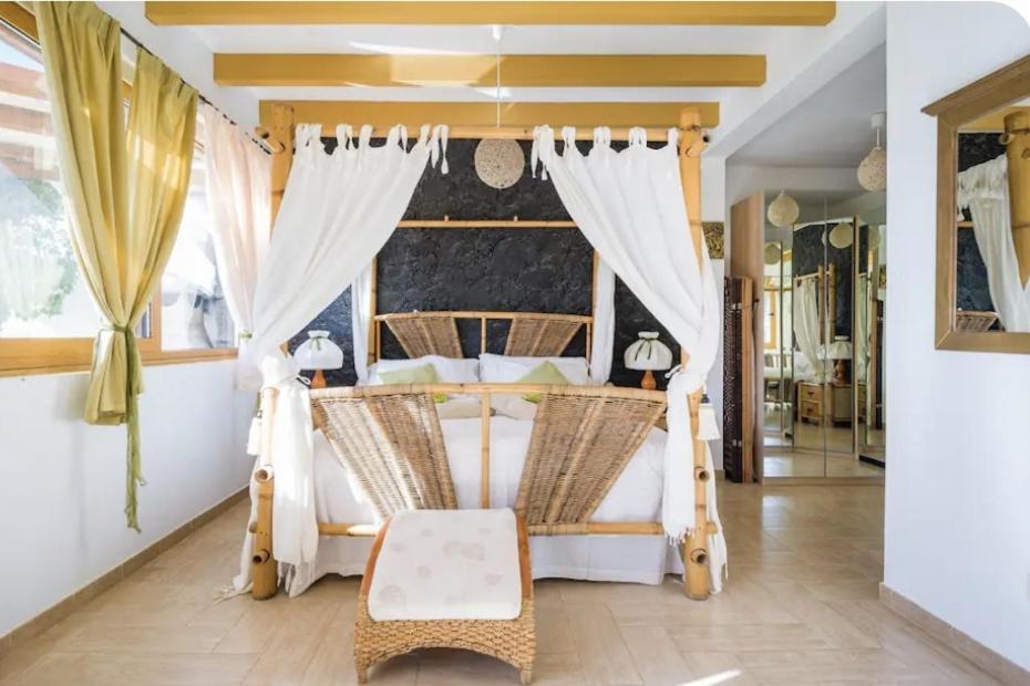 Villa La Isla By Rentaholidayslanzarote Playa Blanca  Exterior photo